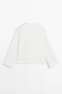 Flowing shirt with chest detail