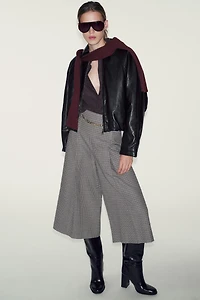 LONG HOUNDSTOOTH SHORTS WITH CHAIN BELT