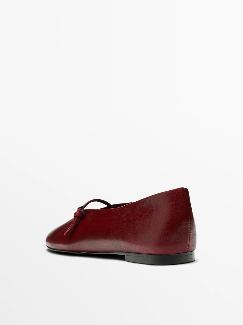 Leather ballet flats with buckle