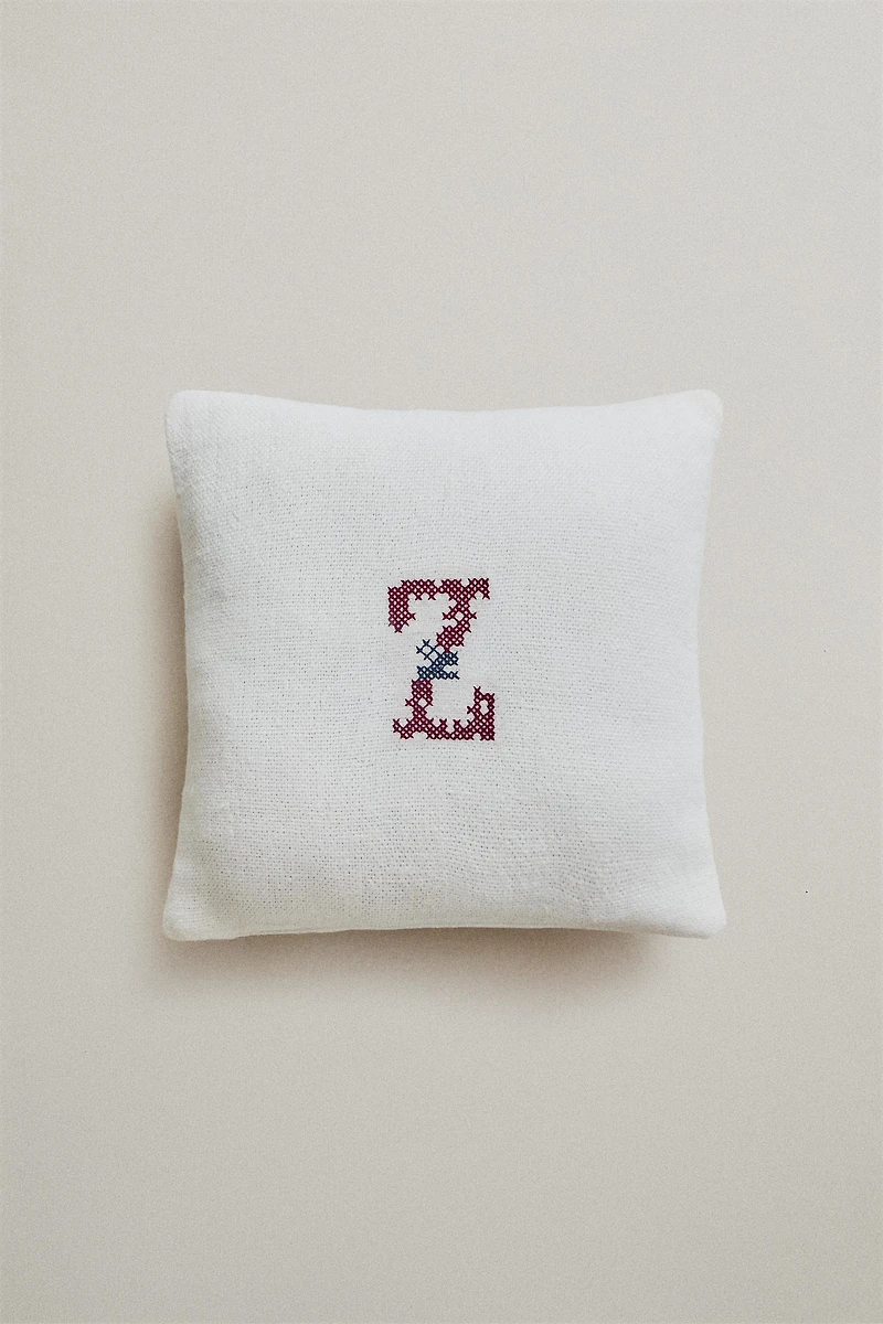 LINEN EMBROIDERED LETTER Z CUSHION