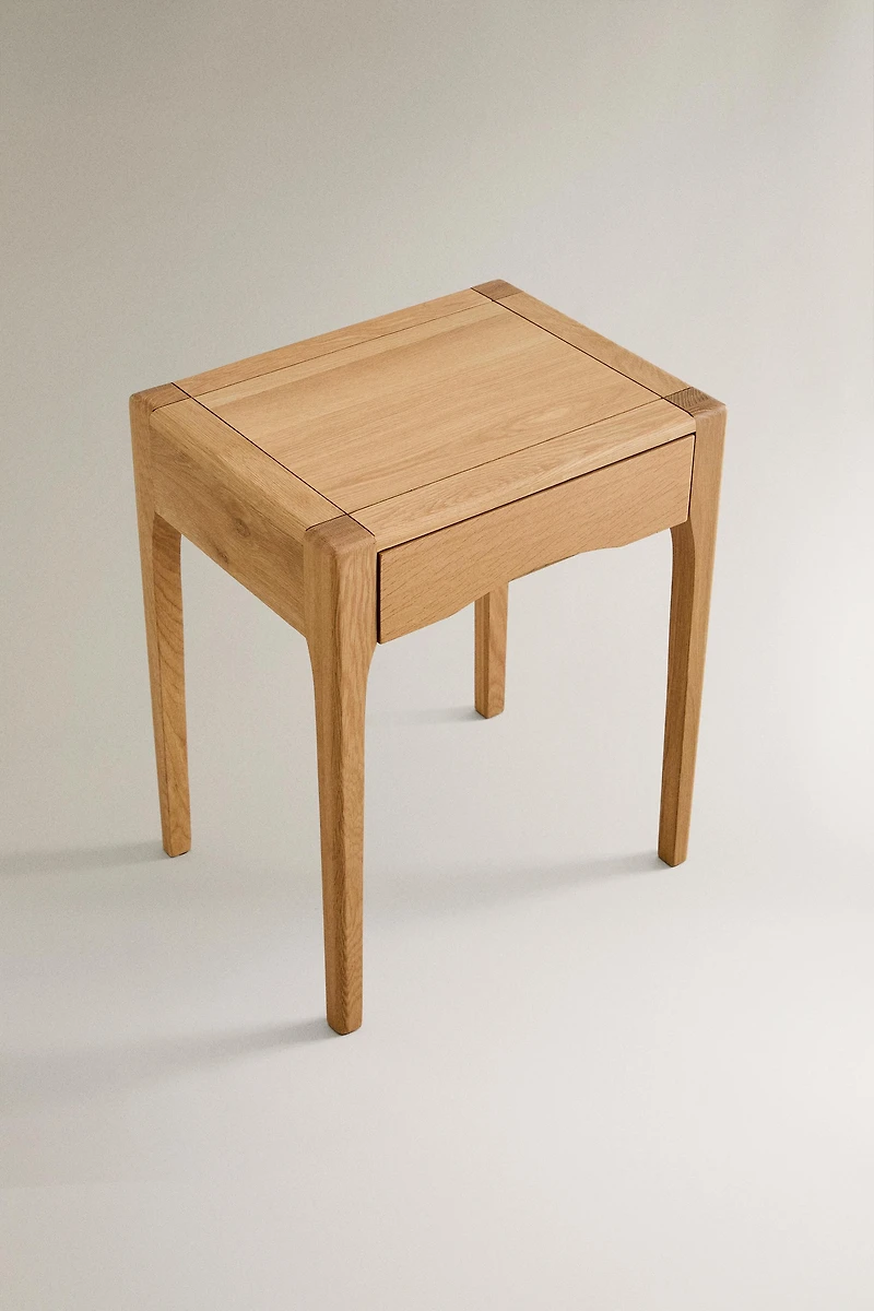 OAK BEDSIDE TABLE WITH DRAWER
