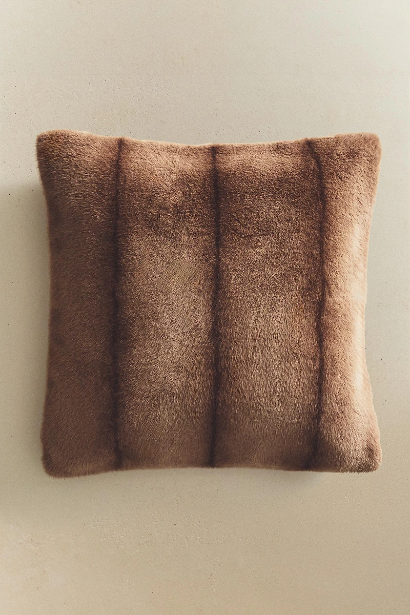 OMBRÉ FAUX FUR THROW PILLOW COVER