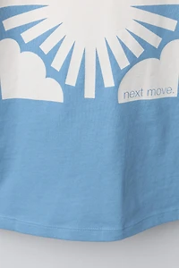 PLAIN PATCH APPLIQUÉ T-SHIRT