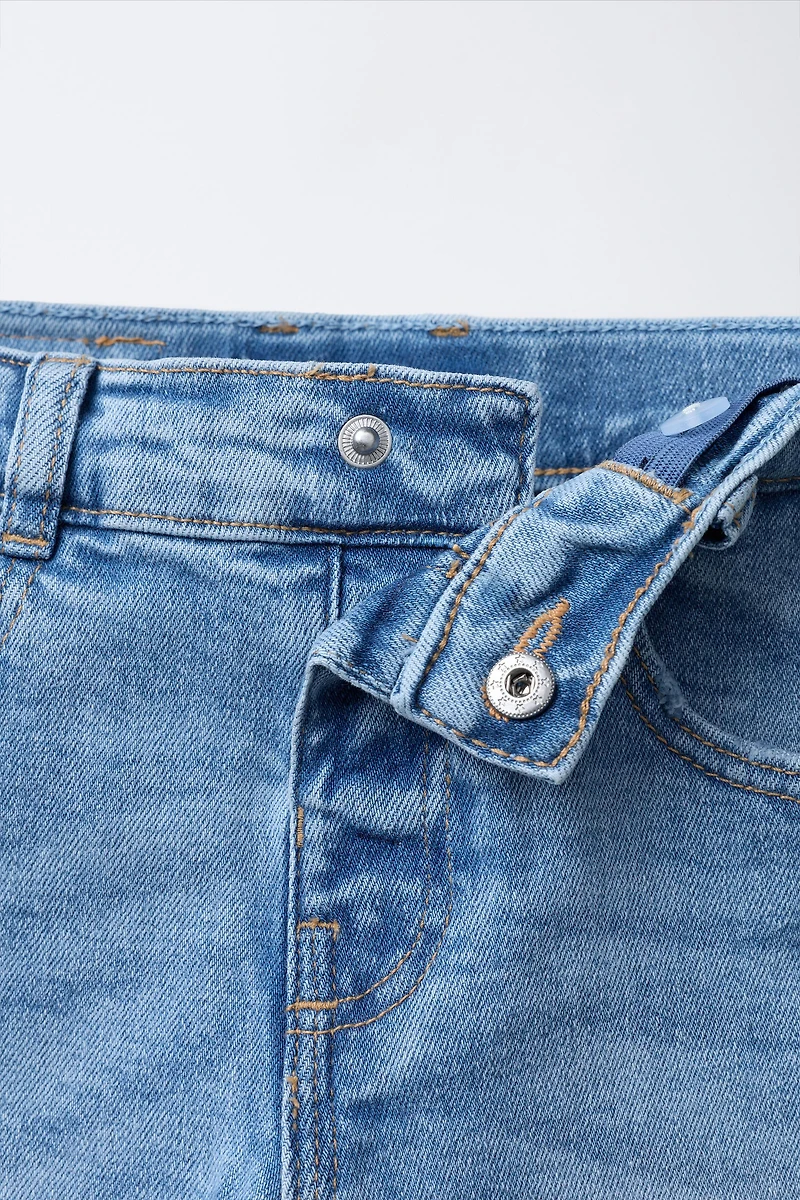 COMFORT STRAIGHT JEANS