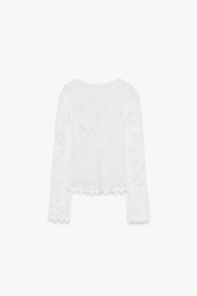 EMBROIDERED LACE TOP