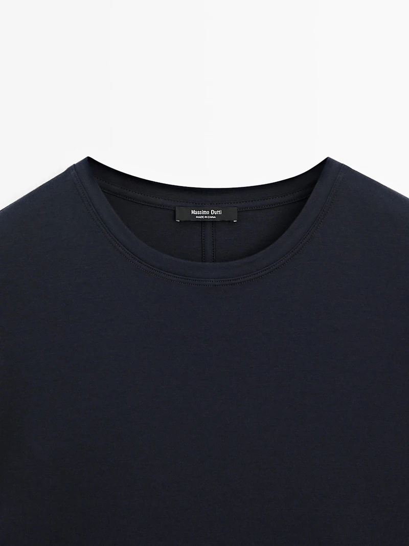 Short-sleeve T-shirt with back seam detail