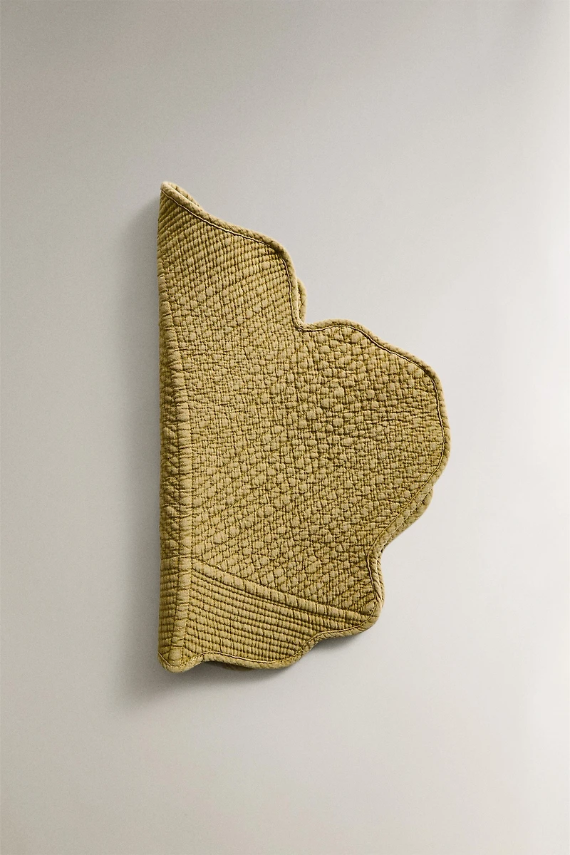 QUILTED PLACEMAT LEAF