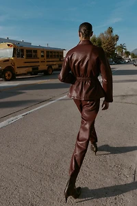 BLOUSON MATIÈRE SYNTHÉTIQUE À TAILLE ÉLASTIQUE