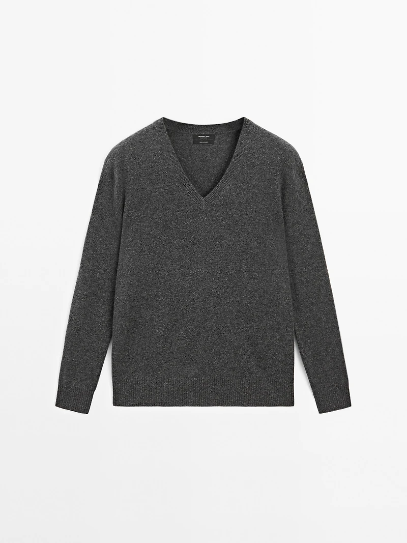 Knit 100% cashmere V-neck sweater