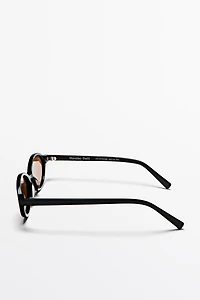 Oval sunglasses