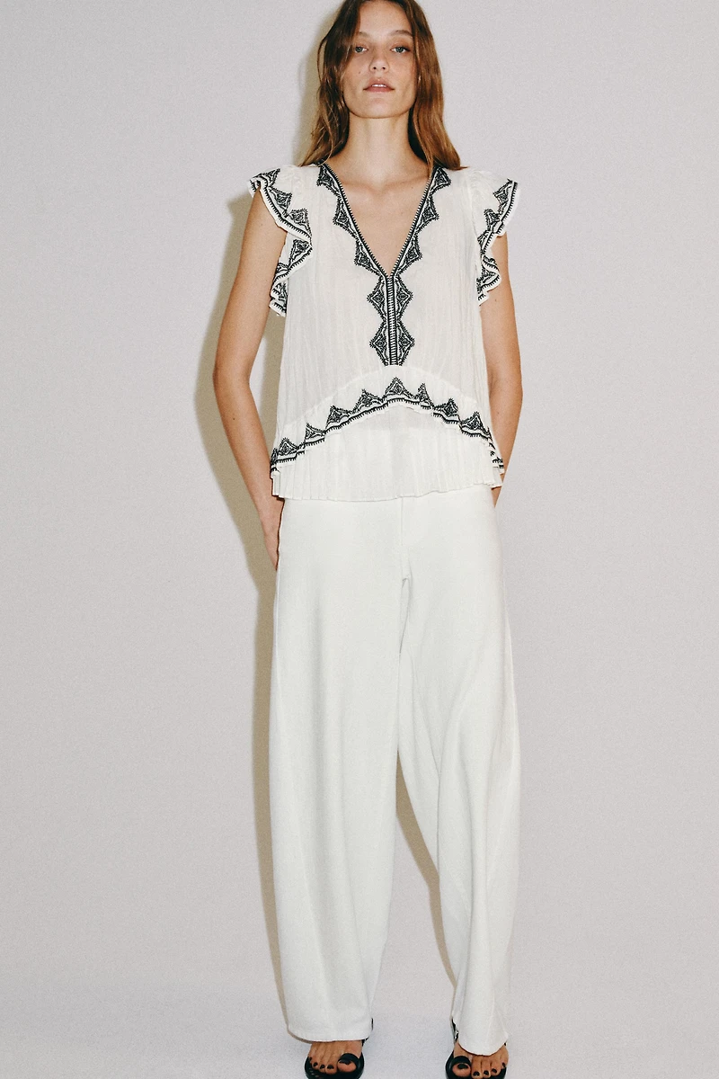 ZW COLLECTION CONTRAST EMBROIDERED TOP