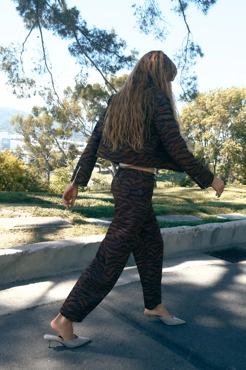 ANIMAL PRINT BARREL PANTS