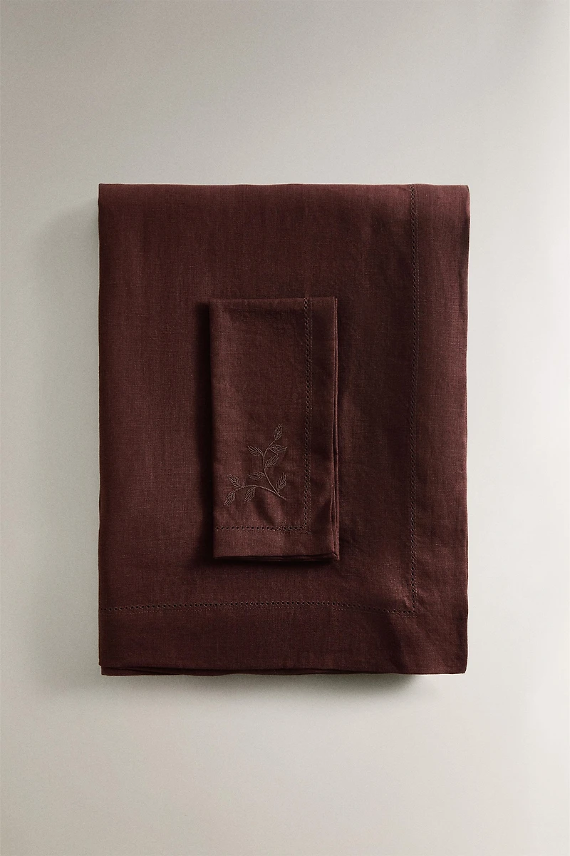 NAPPE LIN BRODERIE FLORALE