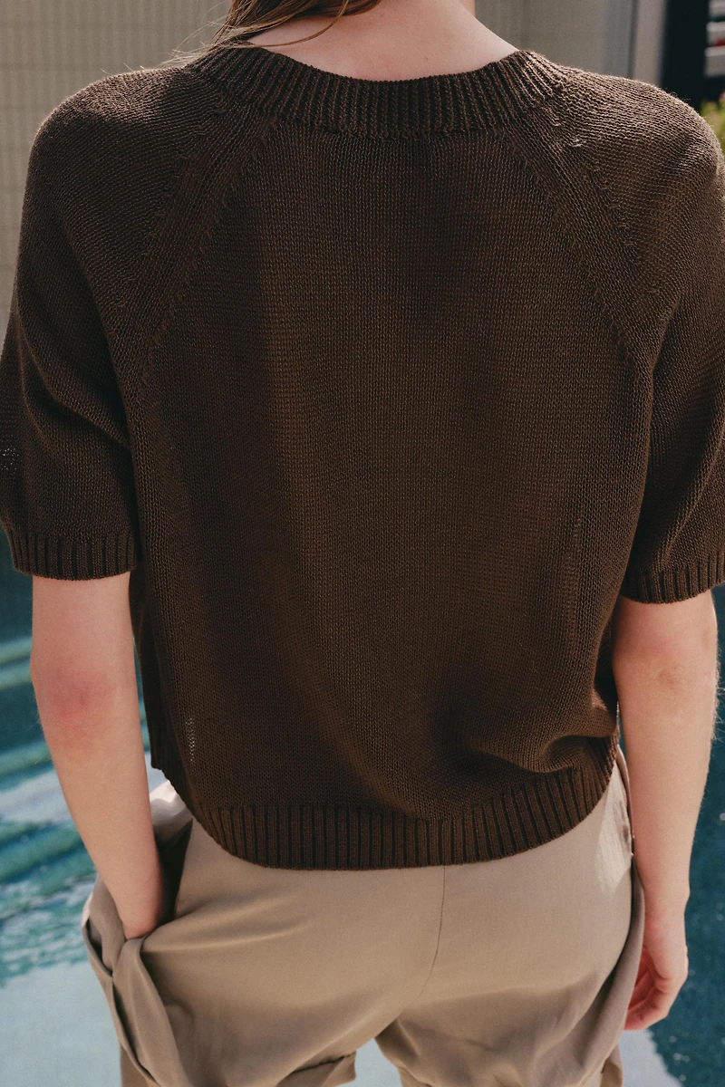 SHORT SLEEVE BUTTON KNIT JUMPER