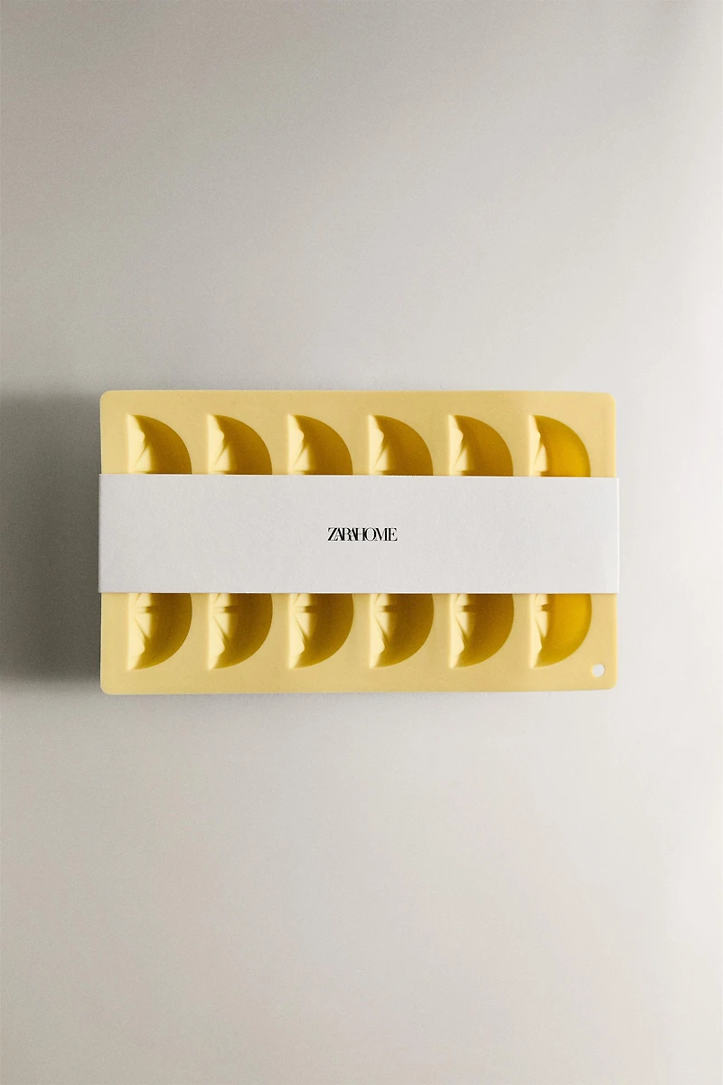 SILICONE ICE TRAY LEMON SLICES