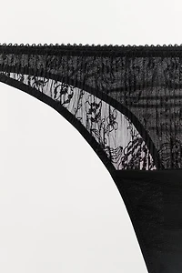 TANGA EN DENTELLE BRODÉ DE FLEURS