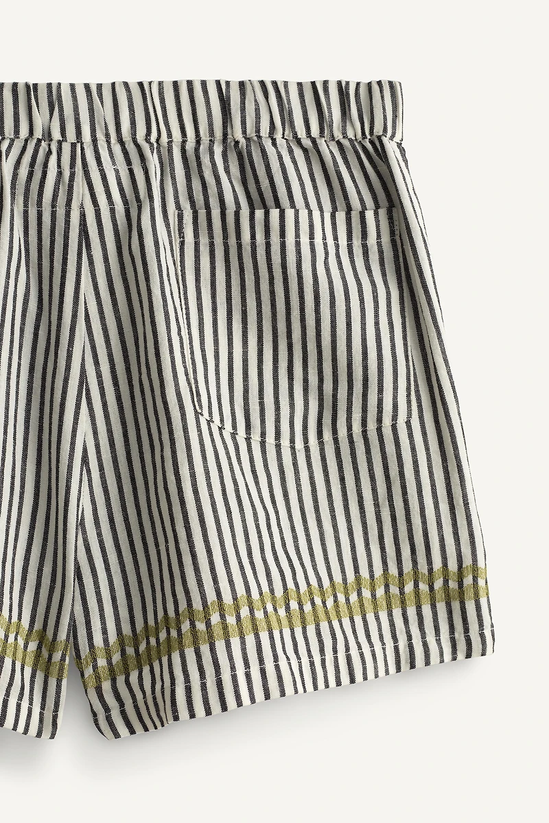 CONTRAST EMBROIDERED STRIPED SHORTS LIMITED EDITION