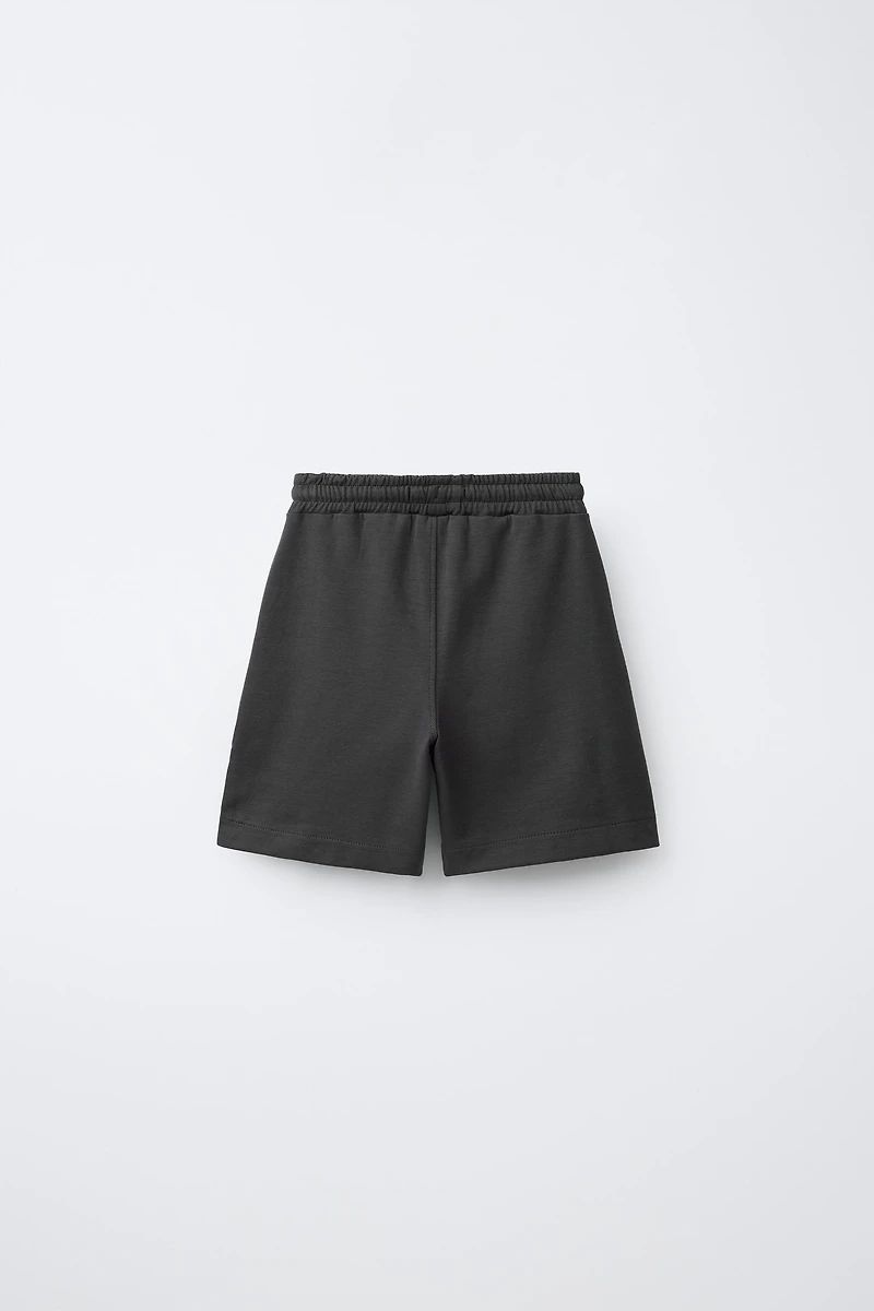 INTERLOCK T-SHIRT AND BERMUDA SET