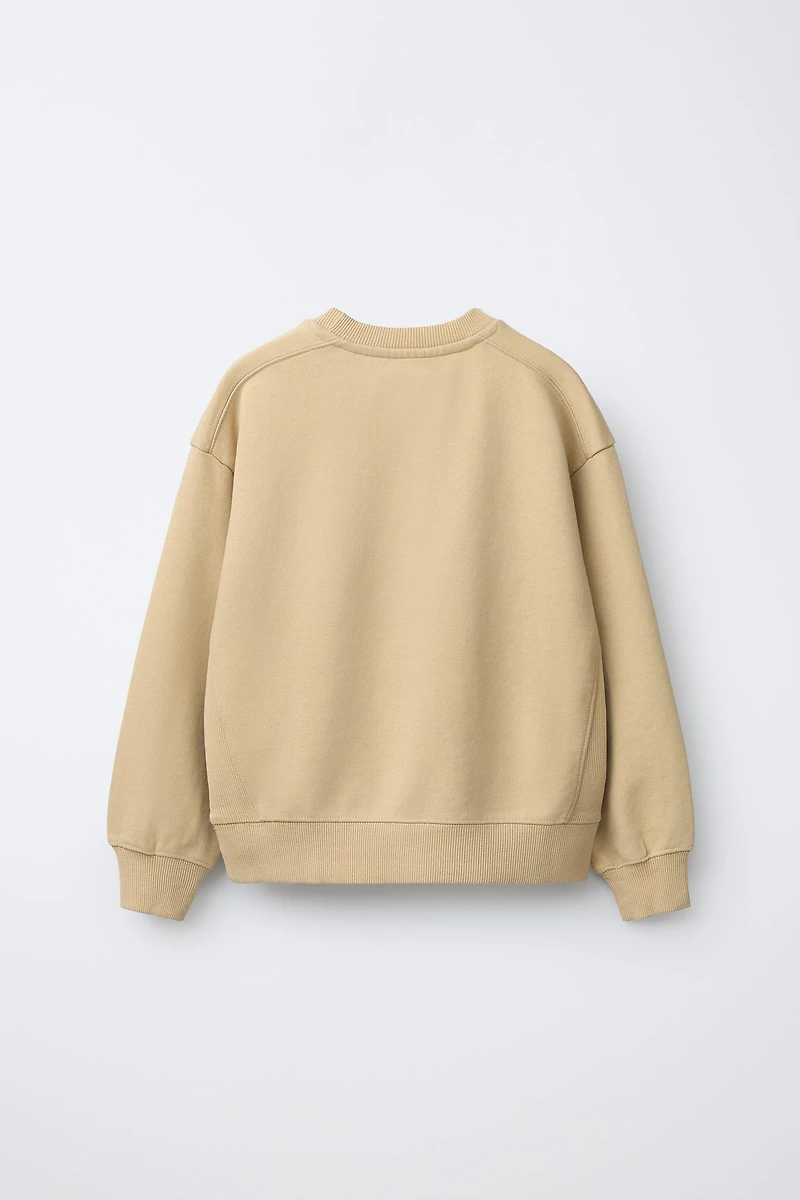 GARMENT DYE LABEL SWEATSHIRT