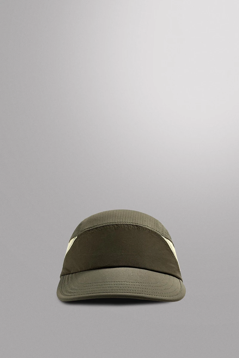 CASQUETTE TECHNIQUE PERFORÉE ÉDITION LIMITÉE