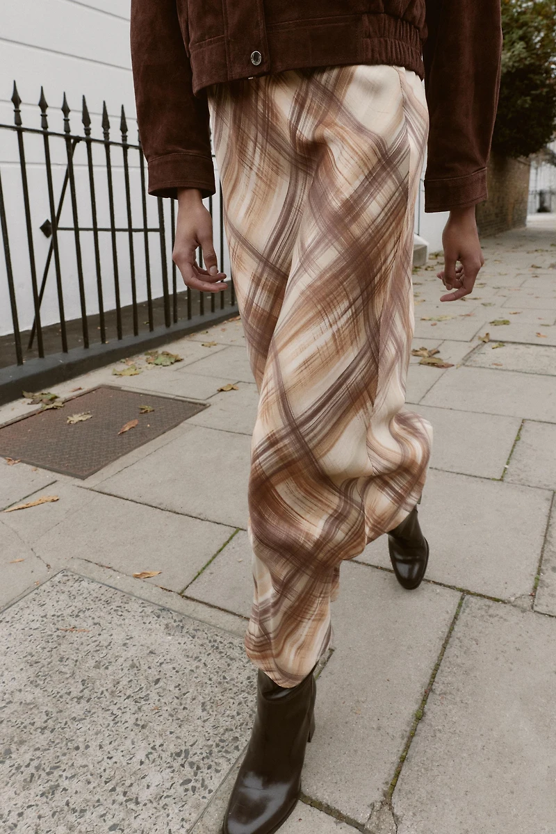 JUPE MI-LONGUE SATINÉE