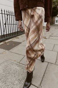 JUPE MI-LONGUE SATINÉE