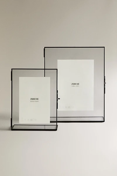 RECTANGULAR STRUCTURE PHOTO FRAME