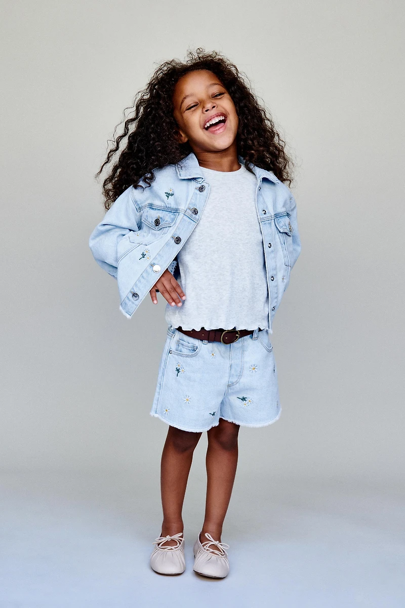 EMBROIDERED DAISY DENIM JACKET