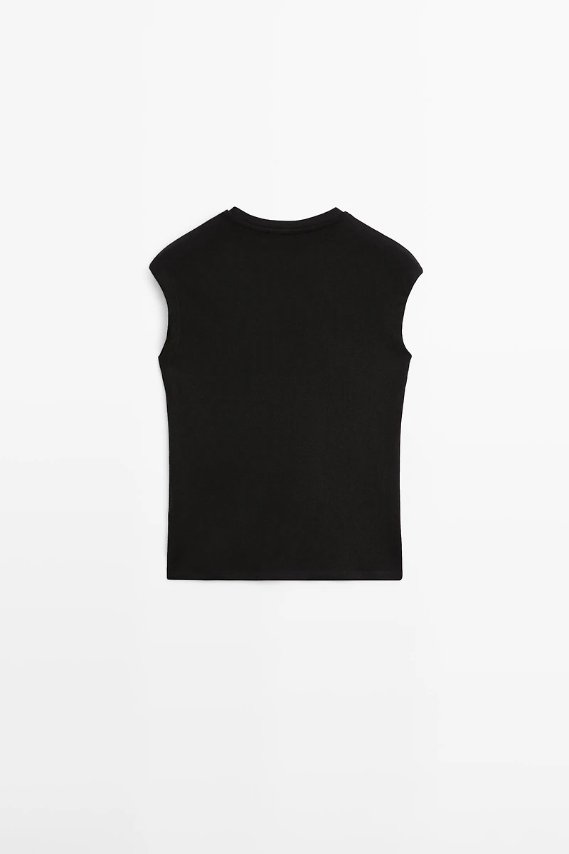 Drop sleeve T-shirt with button details