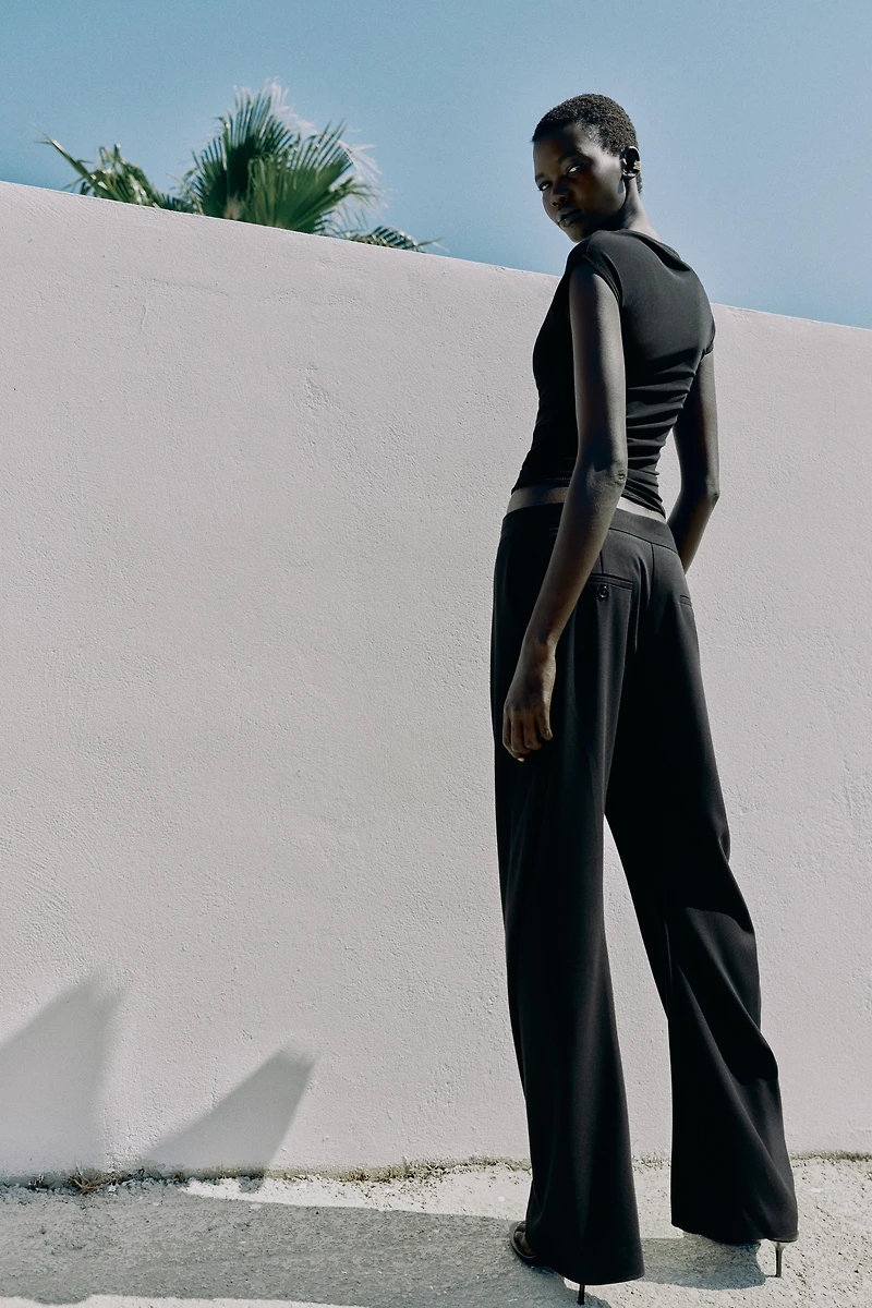 DRAPED HARDWARE TOP