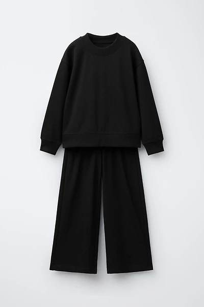 SOLID WIDE LEG PLUSH SWEATSHIRT AND PANTS SET