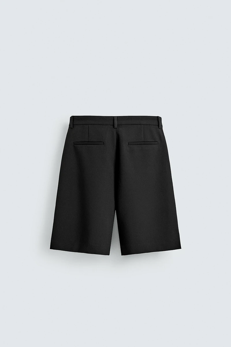 FLOWY PLEATED SHORTS