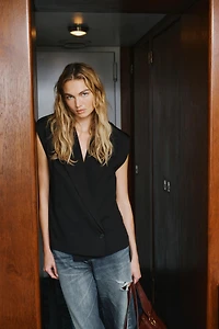 SHOULDER PAD BELTED VEST