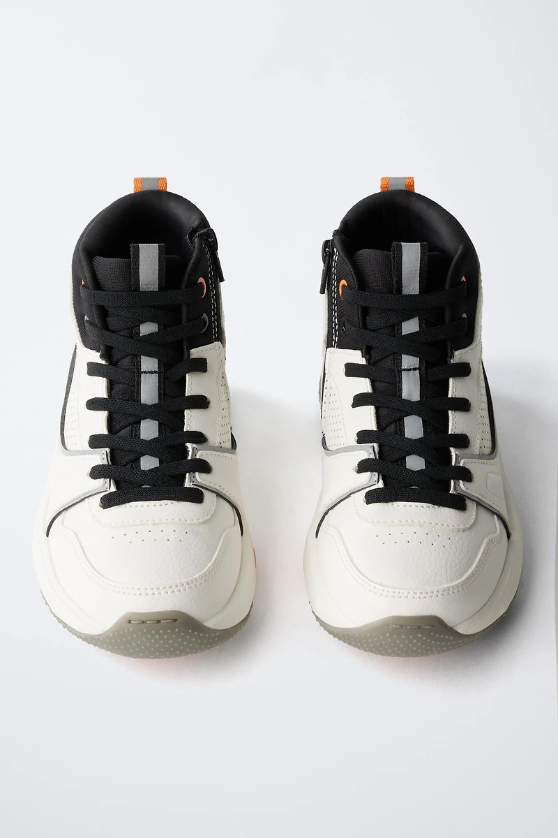 BASKETS MONTANTES SPORTIVES