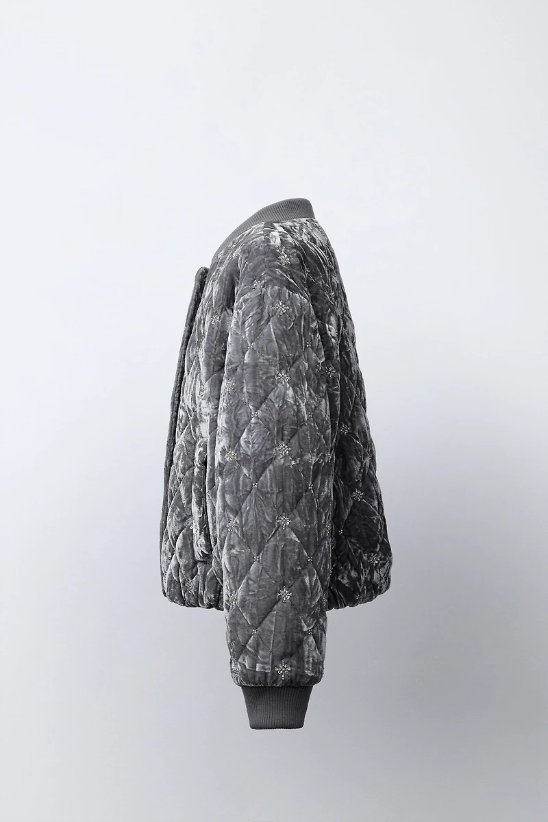 BLOUSON BOMBER EN VELOURS AVEC BIJOUX