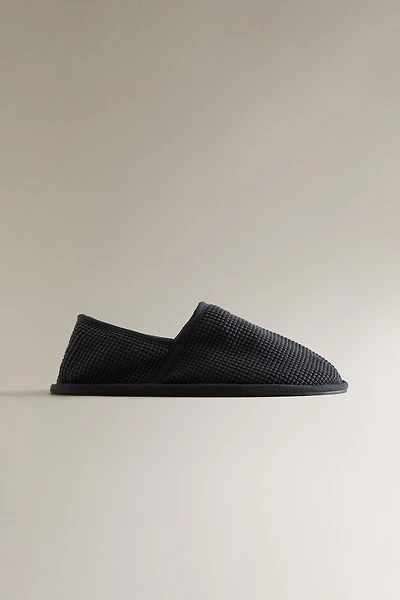 TEXTURED BABOUCHE SLIPPERS