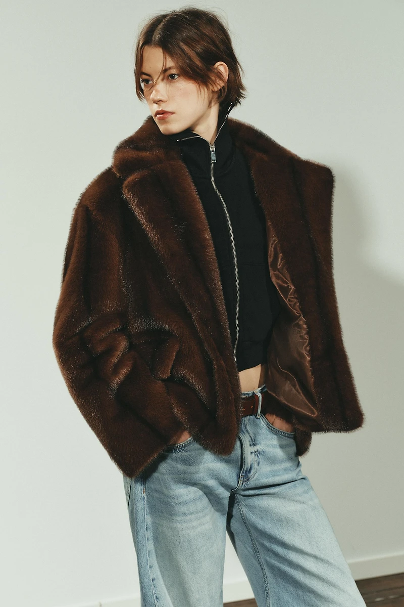 SHORT FAUX FUR COAT