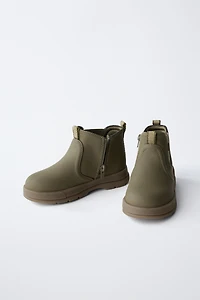 RUBBERIZED BOOTS