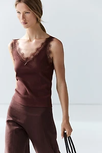 Top à bretelles avec détail en dentelle