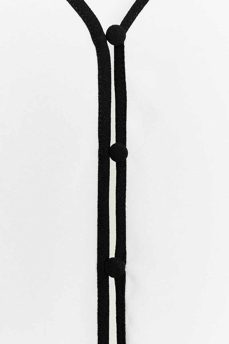 CONTRAST PIPED TRIM CAMISOLE