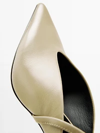 High-heel slingback shoes