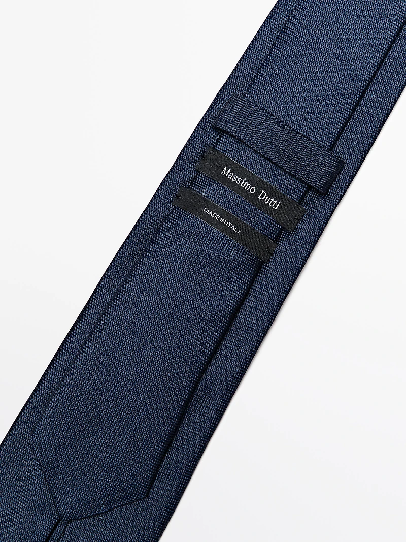 100% silk textured tie