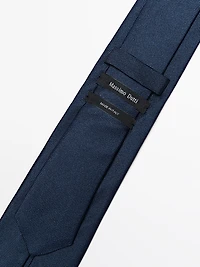 100% silk textured tie
