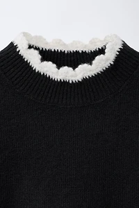 CROCHET TRIM KNIT SWEATER