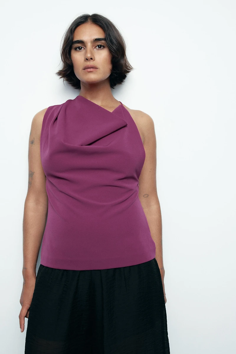 ASYMMETRIC CREPE BUCKLE TOP