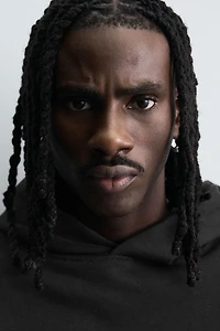 BASIC HOODIE SWEATSHIRT