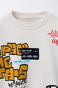 GRAFFITI LABEL SWEATSHIRT