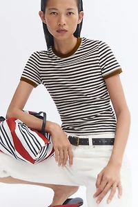 T-SHIRT À RAYURES ET MANCHES COURTES