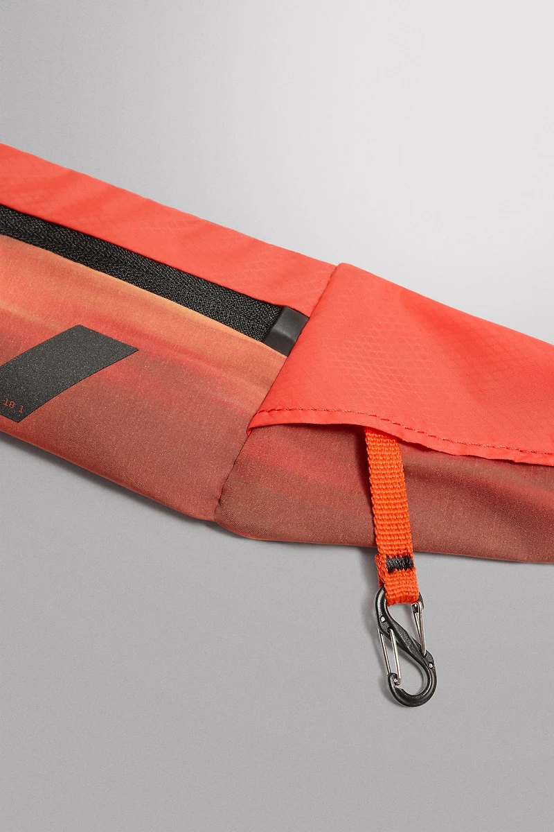 TECHNICAL SPORTY BELT BAG