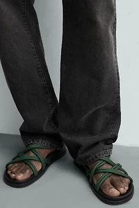 CONTRAST STRAP SANDALS